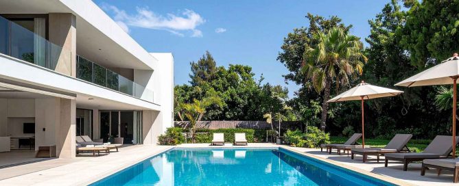 Modern villa in Phuket representing property ownership structures such as Sap Ing Sith for foreign buyers in Thailand